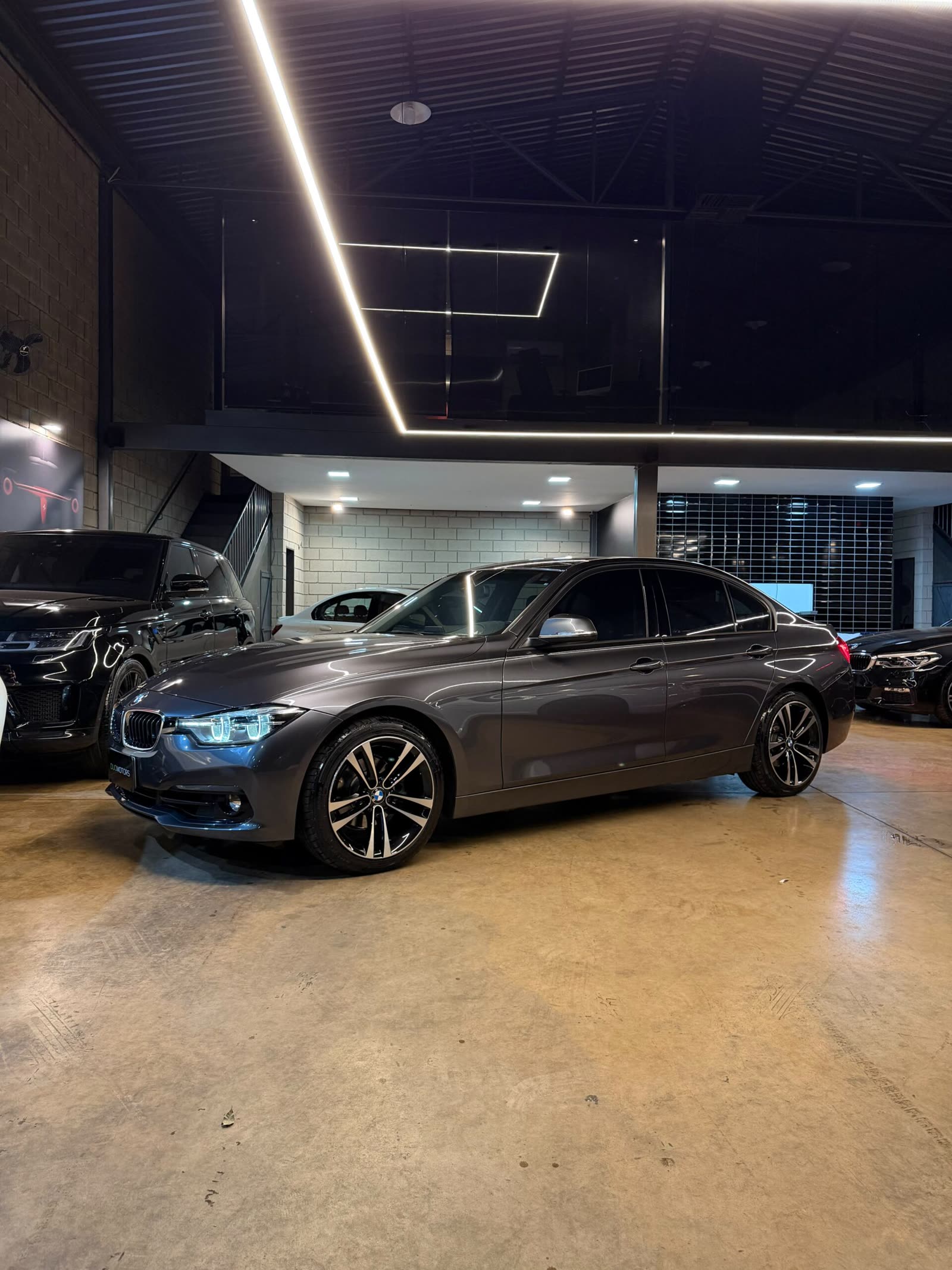 BMW 320i Sport à venda na DUO MOTORS