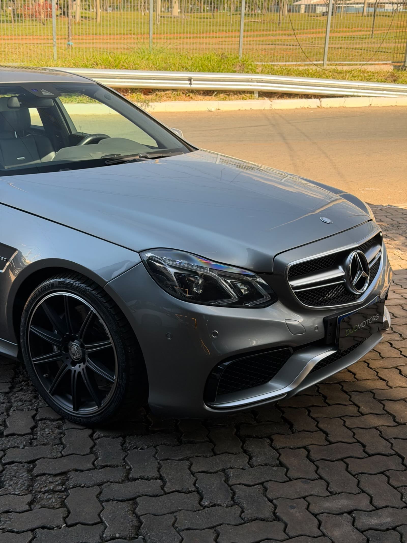 Ver a foto 3 do MERCEDES-BENZ E63 AMG