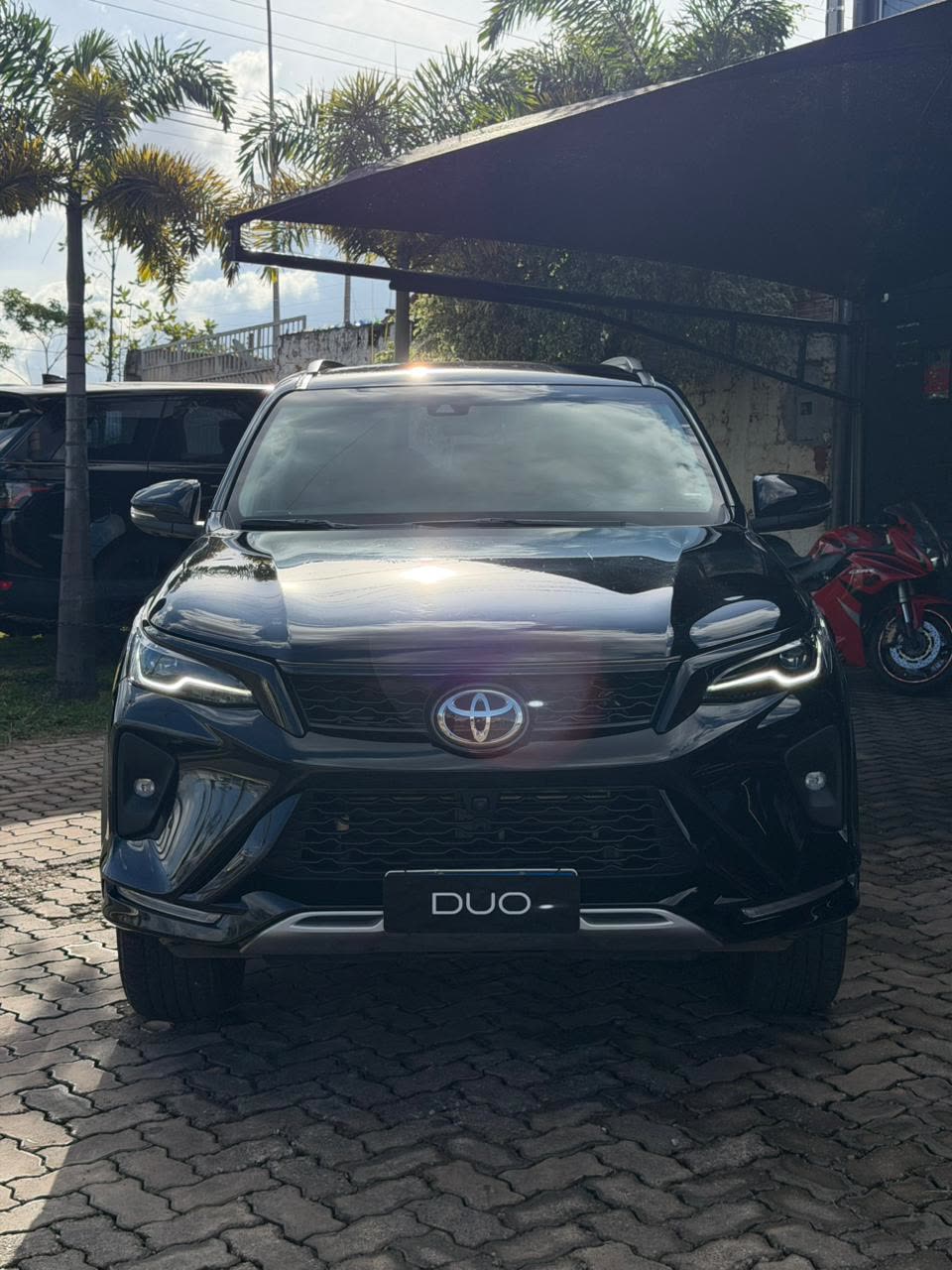 Ver a foto 2 do TOYOTA Hilux SW4 SRX Platinum