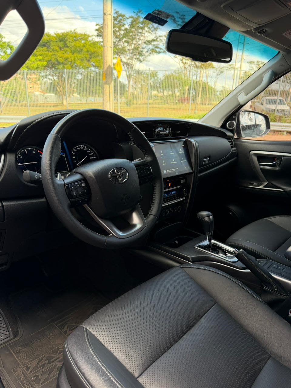 Ver a foto 6 do TOYOTA Hilux SW4 SRX Platinum